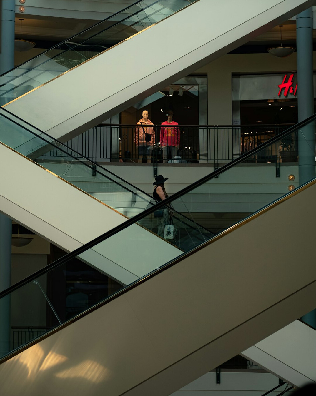store detective chasing suspect in mall